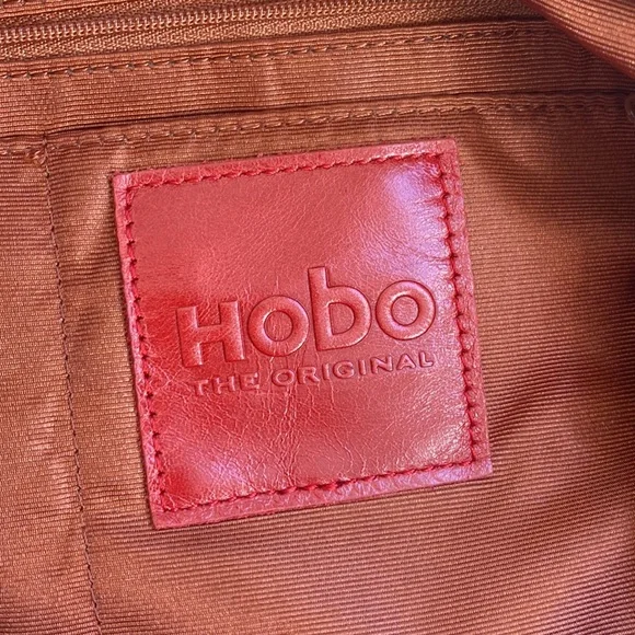 Hobo bag, metallic champagne gold. - Picture 5 of 10